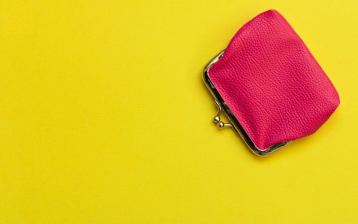 ピンク色のがま口財布